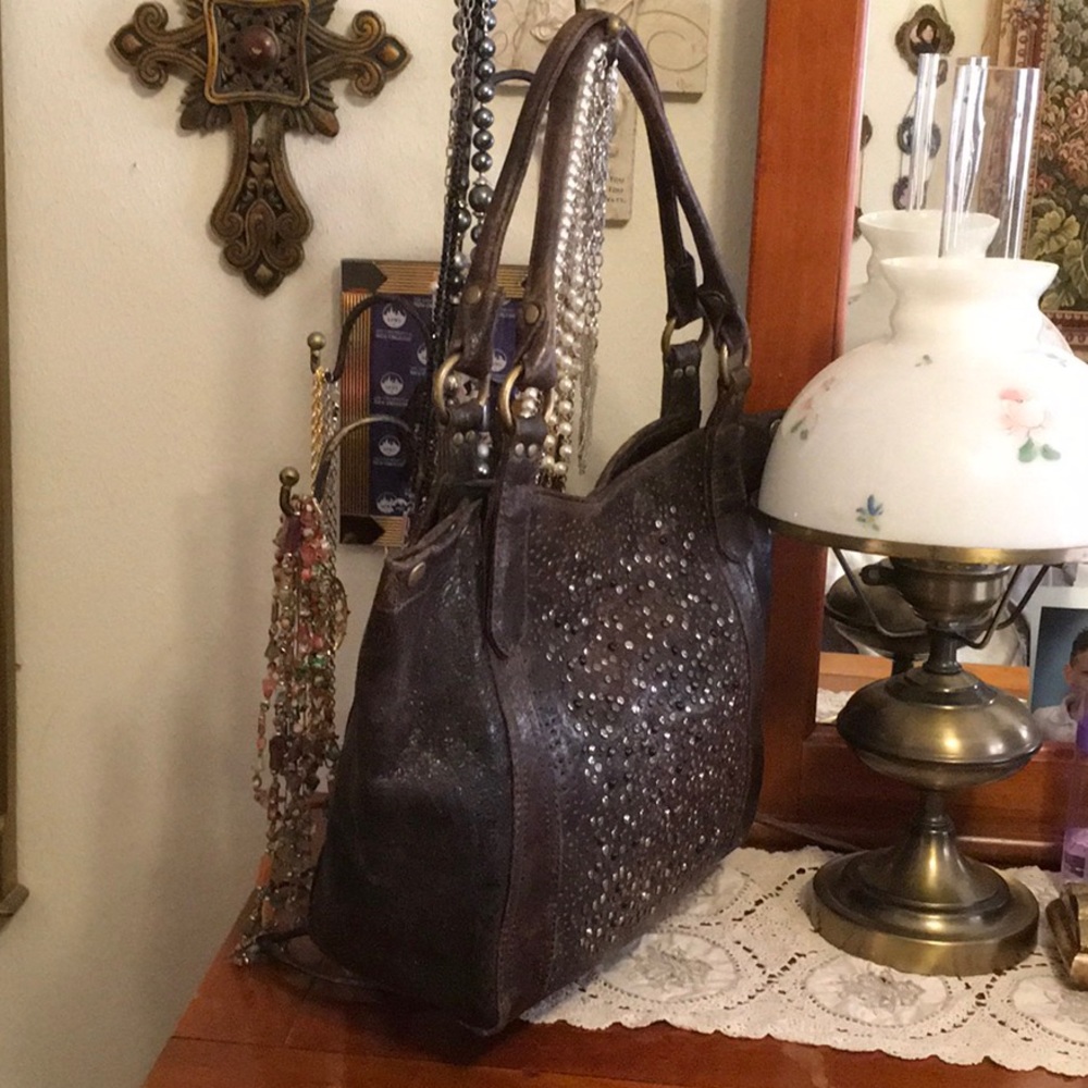 🔥SOLD🥳🤣 Studded ‘Deborah' Shoulder Bag👜 - Picture 4 of 8